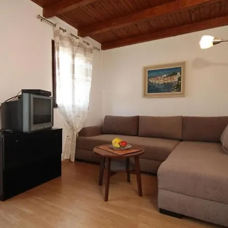 Apartment Iva *